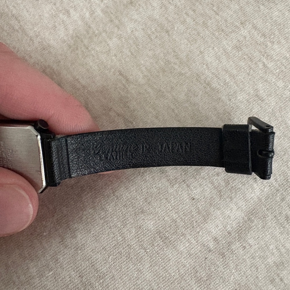 Vintage Pulsar Black and Gold Square Watch - Picture 5 of 5